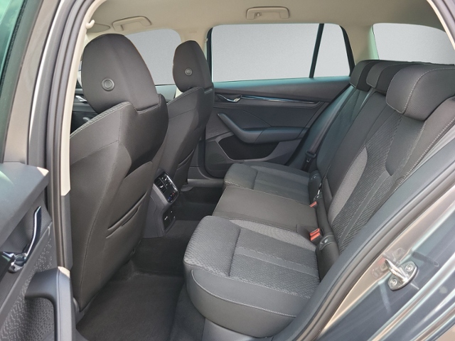 Octavia Combi 2.0 TDI DSG CLEVER LED+NAVI+RFK+L