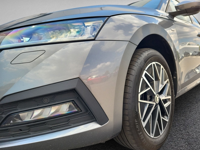 Octavia Combi 2.0 TDI DSG CLEVER LED+NAVI+RFK+L