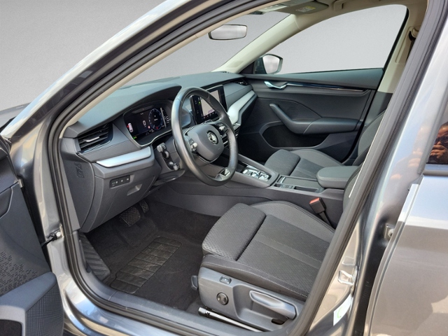 Octavia Combi 2.0 TDI DSG CLEVER LED+NAVI+RFK+L
