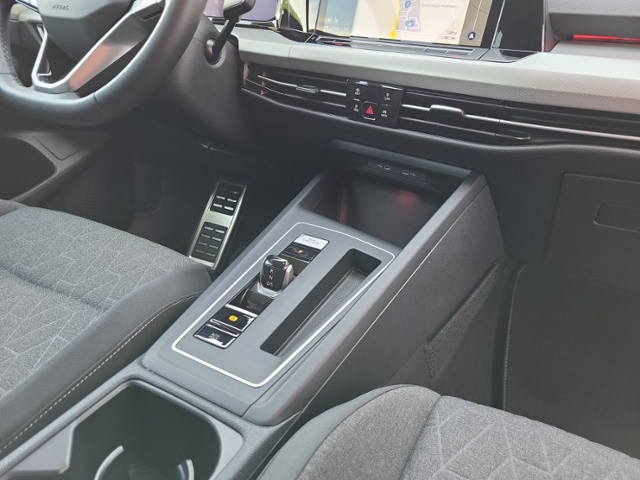 Golf VIII 2.0 TDI DSG MOVE LED+NAVI.+KAMERA+ACC+