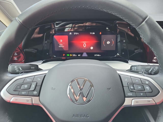Golf VIII 2.0 TDI DSG MOVE LED+NAVI.+KAMERA+ACC+