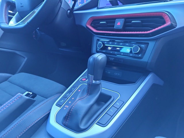 Arona 1.0 TSI DSG FR LED+NAVI+KAMERA+ACC+KEYLESS