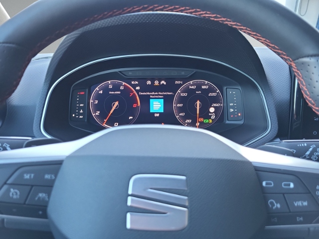 Arona 1.0 TSI DSG FR LED+NAVI+KAMERA+ACC+KEYLESS