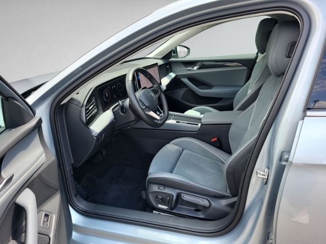 Passat Variant 2.0 TDI DSG BUSINESS NAVI+RFK+eHE