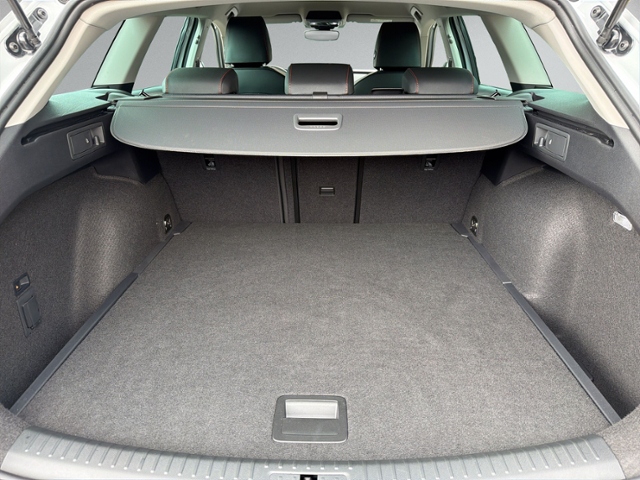 Leon ST 2.0 TDI DSG FR AHK+LED+NAVI.+KAMERA+ACC+