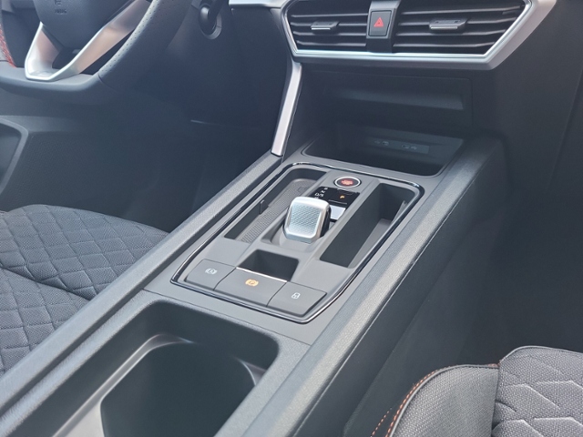 Leon ST 2.0 TDI DSG FR AHK+LED+NAVI.+KAMERA+ACC+