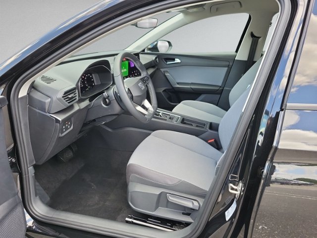 Leon ST 2.0 TDI DSG STYLE AHK+KAMERA+ACC+LED+LMF