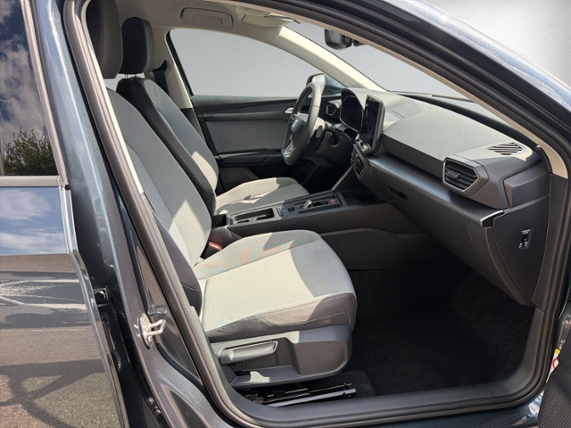 Leon ST 2.0 TDI DSG STYLE AHK+KAMERA+ACC+LED+LMF