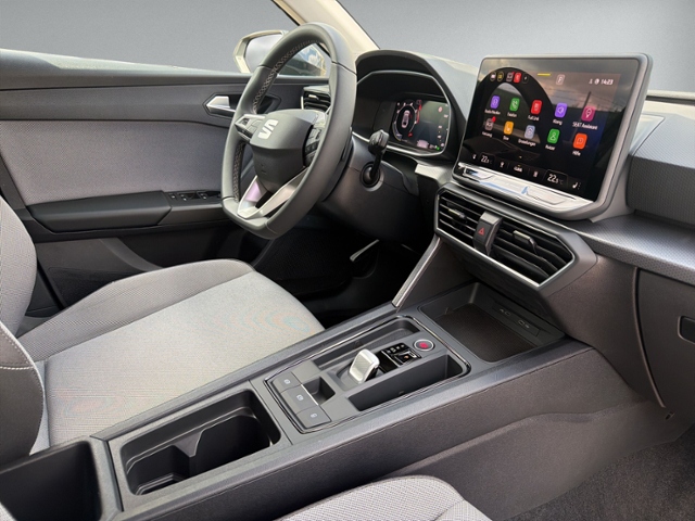 Leon ST 2.0 TDI DSG STYLE AHK+KAMERA+ACC+LED+LMF