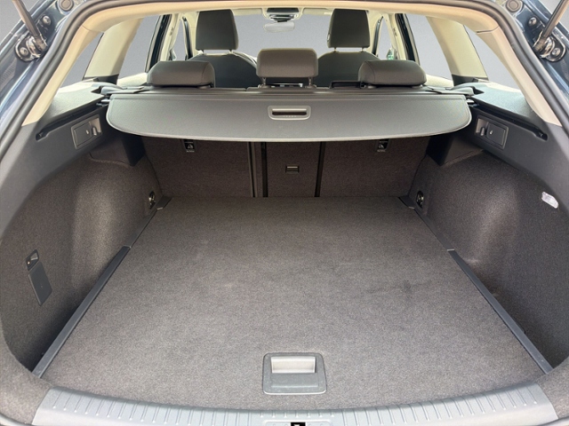Leon ST 2.0 TDI DSG STYLE AHK+KAMERA+ACC+LED+LMF