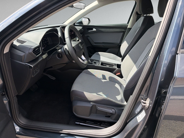 Leon ST 2.0 TDI DSG STYLE AHK+KAMERA+ACC+LED+LMF
