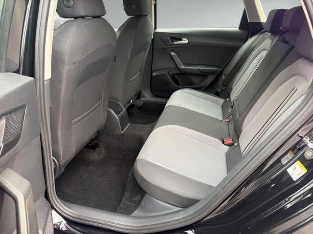 Leon ST 1.5 eTSI DSG STYLE AHK+RFK+NAVI+ACC+LED+