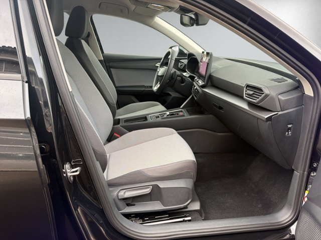 Leon ST 1.5 eTSI DSG STYLE AHK+RFK+NAVI+ACC+LED+