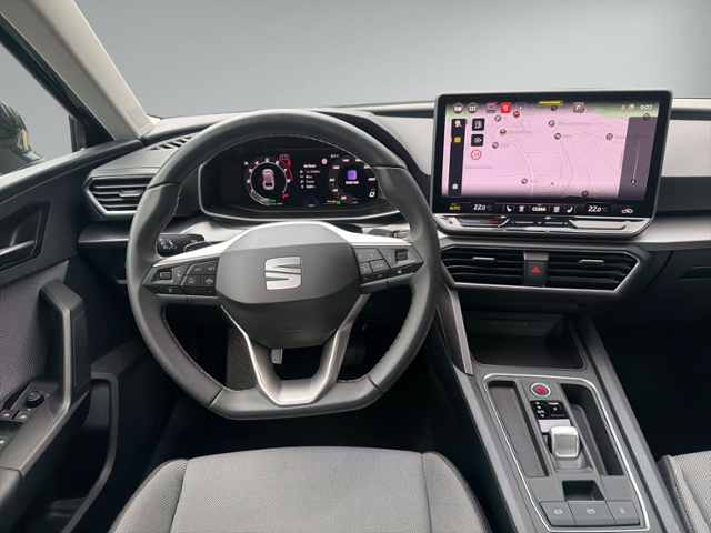 Leon ST 1.5 eTSI DSG STYLE AHK+RFK+NAVI+ACC+LED+
