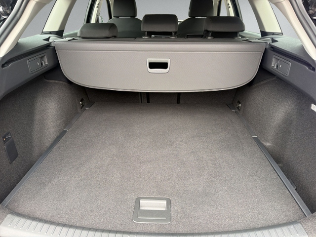 Leon ST 1.5 eTSI DSG STYLE AHK+RFK+NAVI+ACC+LED+