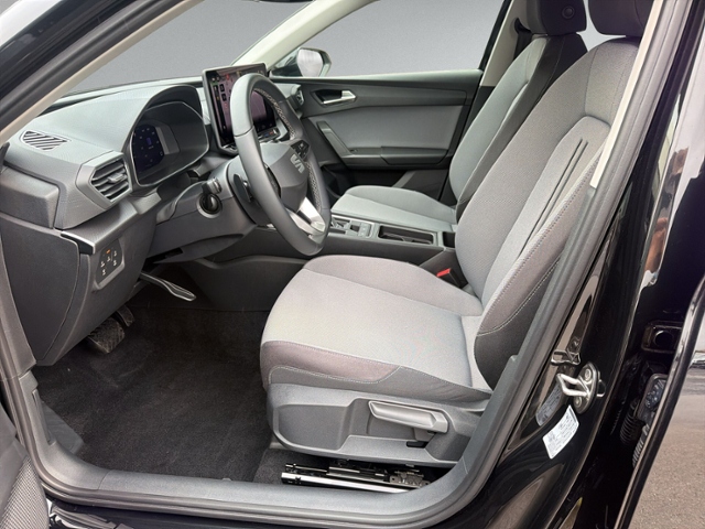 Leon ST 1.5 eTSI DSG STYLE AHK+RFK+NAVI+ACC+LED+