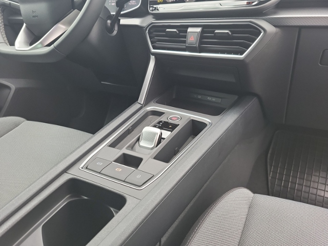 Leon ST 2.0 TDI DSG STYLE AHK+NAVI+KAMERA+ACC+LE