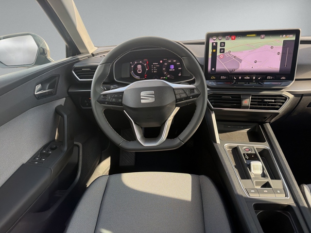 Leon ST 2.0 TDI DSG STYLE AHK+NAVI+KAMERA+ACC+LE