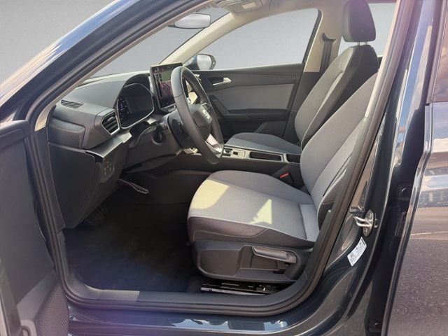 Leon ST 2.0 TDI DSG STYLE AHK+NAVI+KAMERA+ACC+LE