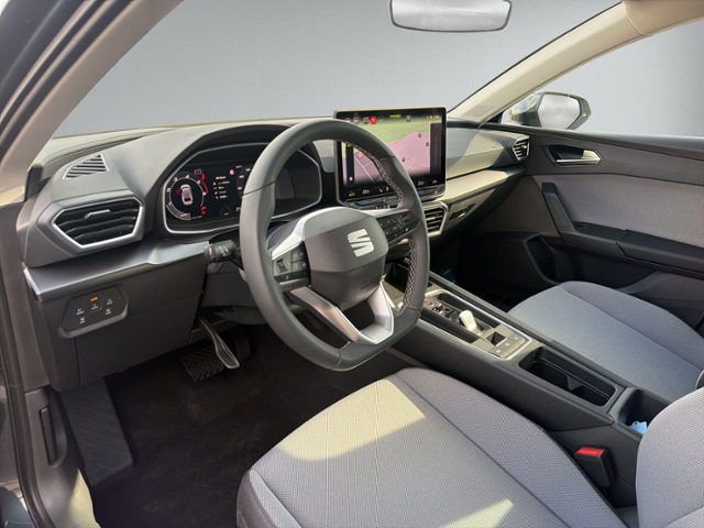 Leon ST 2.0 TDI DSG STYLE AHK+NAVI+KAMERA+ACC+LE