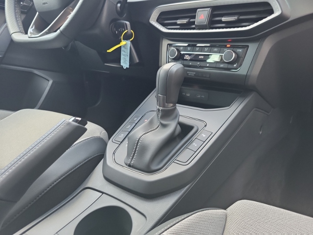 Arona 1.0 TSI FR DSG AHK+ACC+NAVI+LED+KAMERA+SHZ