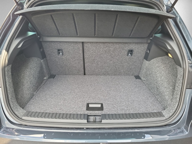 Arona 1.0 TSI FR DSG AHK+ACC+NAVI+LED+KAMERA+SHZ