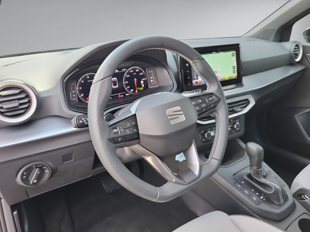 Arona 1.0 TSI FR DSG AHK+ACC+NAVI+LED+KAMERA+SHZ