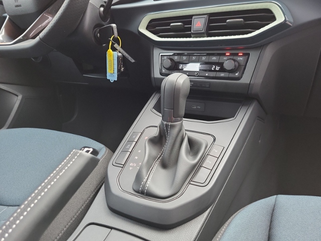 Arona 1.0 TSI DSG STYLE AHK+NAVI+KAMERA+ACC+SIHZ