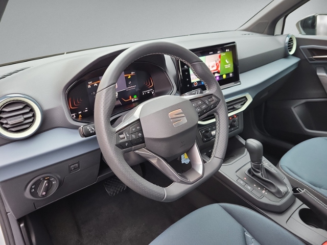 Arona 1.0 TSI DSG STYLE AHK+NAVI+KAMERA+ACC+SIHZ