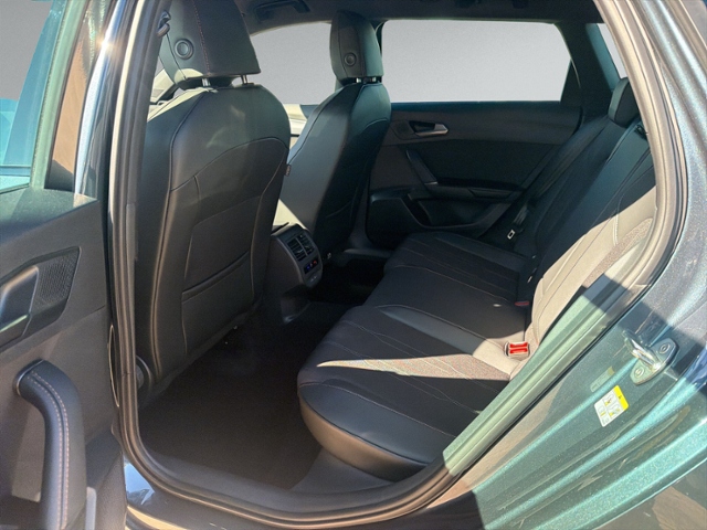 Leon ST 1.5 eTSI DSG AHK+NAVI+RFK+ACC+eHECK+LED+