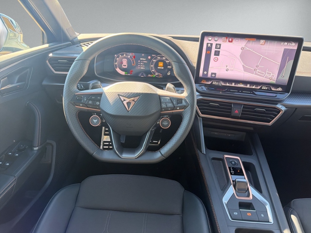 Leon ST 1.5 eTSI DSG AHK+NAVI+RFK+ACC+eHECK+LED+