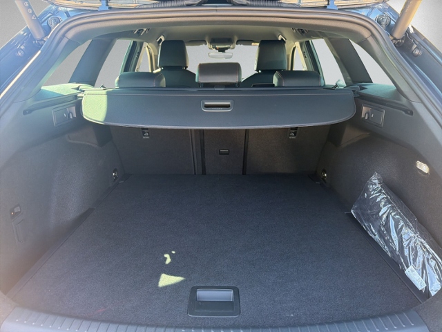 Leon ST 1.5 eTSI DSG AHK+NAVI+RFK+ACC+eHECK+LED+