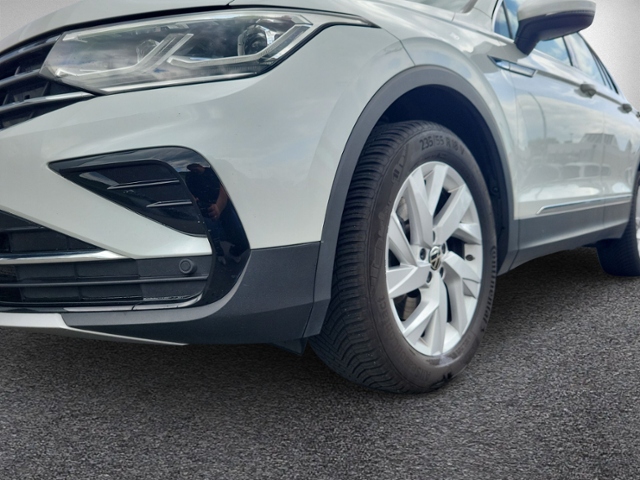 Tiguan 2.0 TDI DSG ELEGANCE 4MOTION AHK+IQ.LIGHT