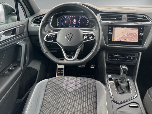 Tiguan 1.5 TSI DSG R-LINE HEAD-UP+RFK+NAVI+KEYLE