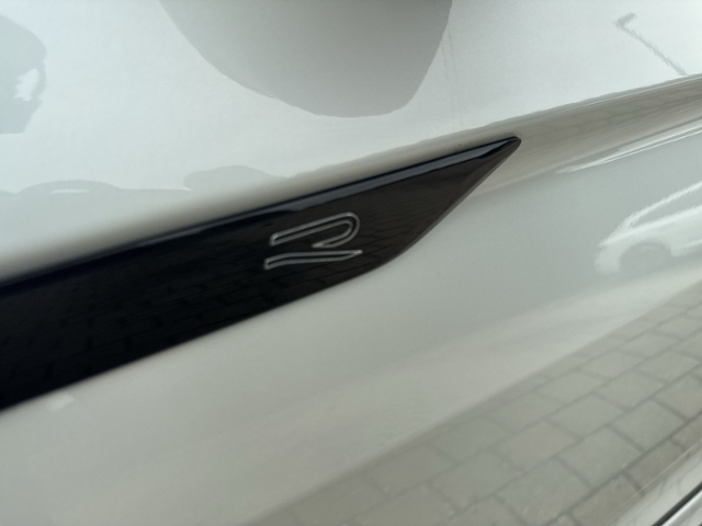 Tiguan 1.5 TSI DSG R-LINE HEAD-UP+RFK+NAVI+KEYLE