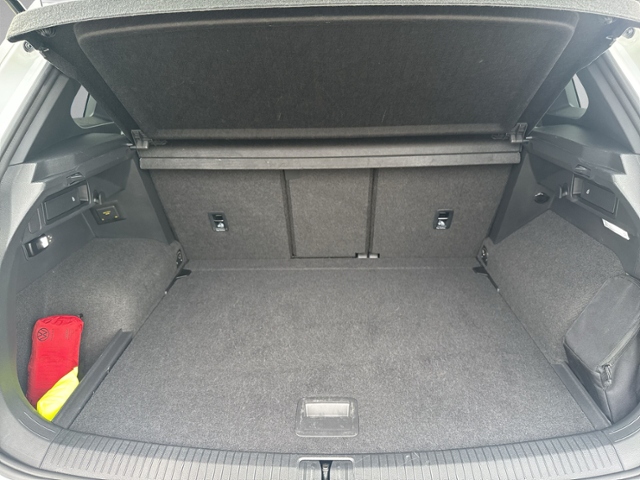 Tiguan 1.5 TSI DSG R-LINE HEAD-UP+RFK+NAVI+KEYLE