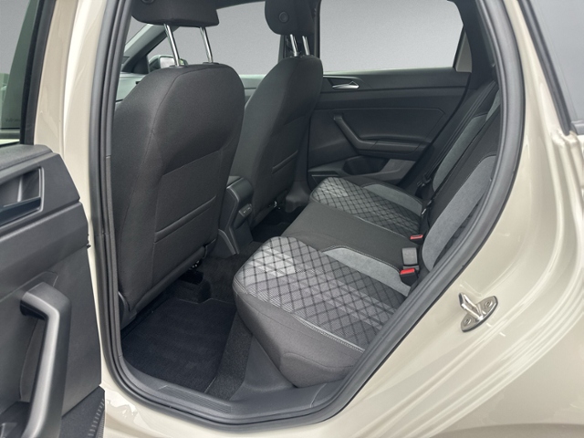 Polo 1.0 TSI DSG R-LINE PANO+IQ.LIGHT+RFK+ACC+SH