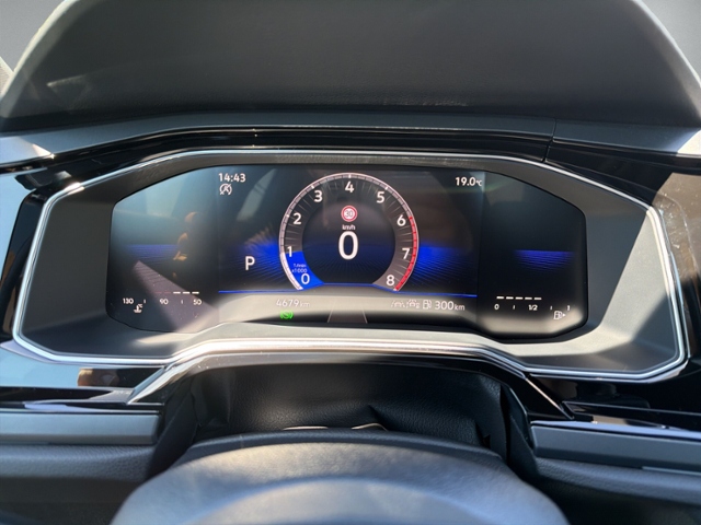 Polo 1.0 TSI DSG R-LINE PANO+IQ.LIGHT+RFK+ACC+SH