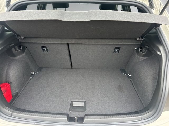 Polo 1.0 TSI DSG R-LINE PANO+IQ.LIGHT+RFK+ACC+SH