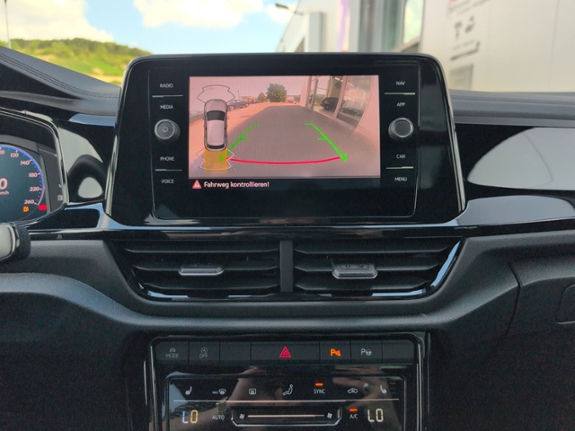 T-Roc R-LINE 2.0 TDI DSG PANORAMA+AHK+LEDER+RFK+