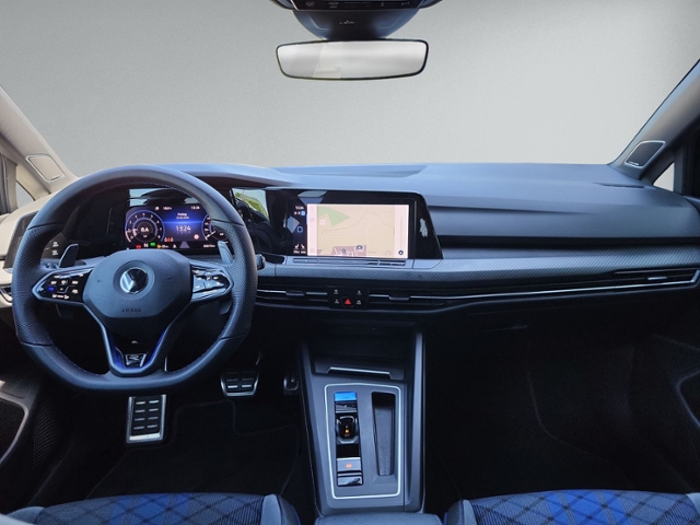 Golf VIII 2.0 TSI R PANORAMA+IQ.LIGHT+DCC+HEAD-U