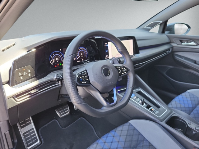 Golf VIII 2.0 TSI R PANORAMA+IQ.LIGHT+DCC+HEAD-U
