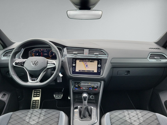Tiguan 2.0 TDI DSG R-LINE +PANORAMA+AHK+DCC+RFK+