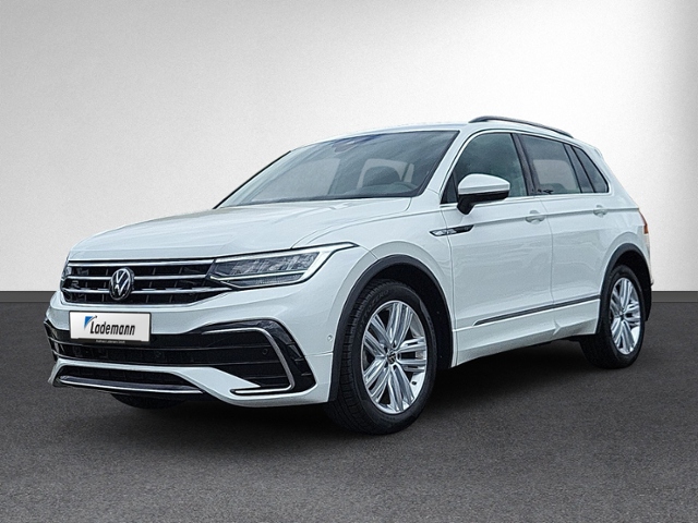 Tiguan 2.0 TDI DSG R-LINE +PANORAMA+AHK+DCC+RFK+