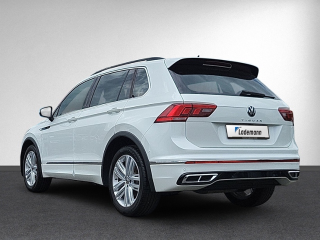 Tiguan 2.0 TDI DSG R-LINE +PANORAMA+AHK+DCC+RFK+