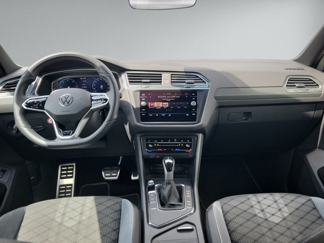 Tiguan 2.0 TDI DSG R-LINE AHK+KAMERA+elHECK+ACC+