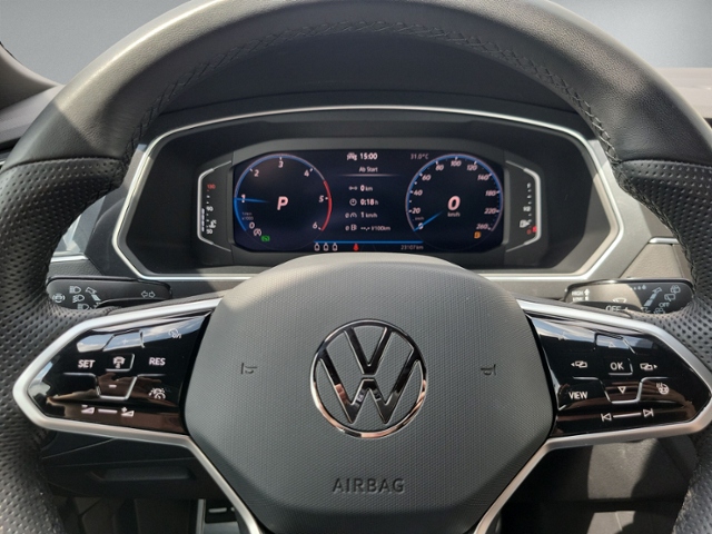 Tiguan 2.0 TDI DSG R-LINE AHK+KAMERA+elHECK+ACC+