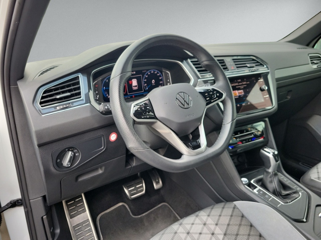 Tiguan 2.0 TDI DSG R-LINE AHK+KAMERA+elHECK+ACC+