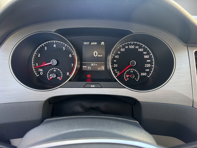 Golf Sportsvan 1.4 TSI Comfortline NAVI+AHK+GRA+