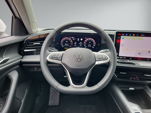 Passat Variant 1.5 eTSI DSG Business AHK+360°+AC